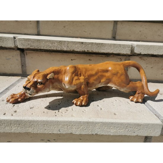 Amazing sculpture of a crawling panther - Colored cast iron