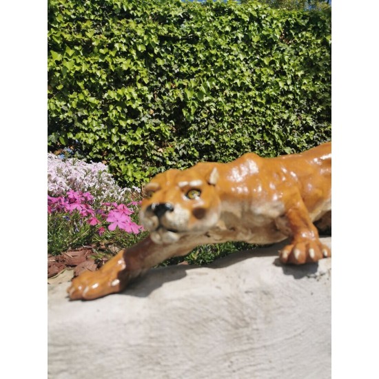 Amazing sculpture of a crawling panther - Colored cast iron