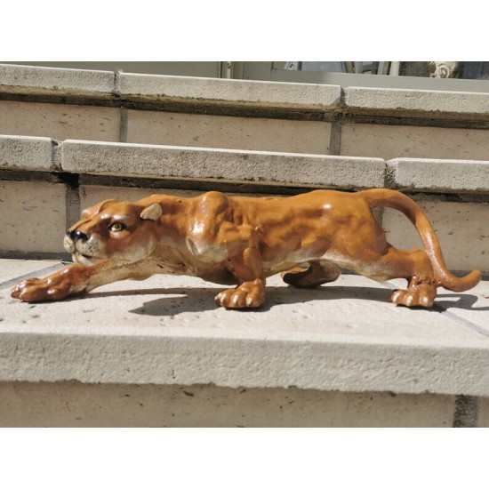 Amazing sculpture of a crawling panther - Colored cast iron
