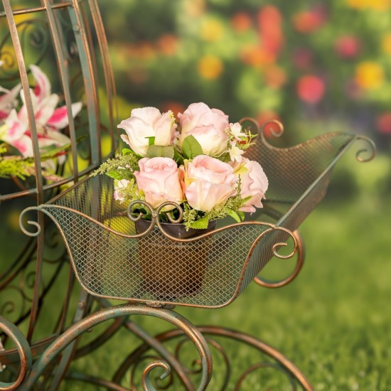 MAJESTIC EGG-SHAPED IRON CARRIAGE WITH CROWN
