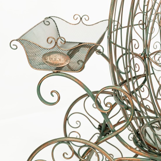 MAJESTIC EGG-SHAPED IRON CARRIAGE WITH CROWN