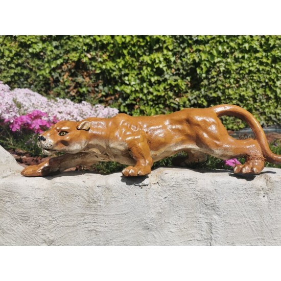 Amazing sculpture of a crawling panther - Colored cast iron