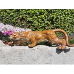 Amazing sculpture of a crawling panther - Colored cast iron