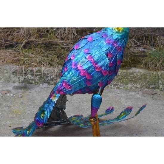 LARGE Iron Colorful Peacock  - Nice Detail and Beautiful Colours - Amazing Metal Statue for Garden