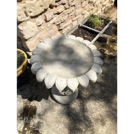Stunning Stone Sunflower Design Sculpture Garden Bird Bath