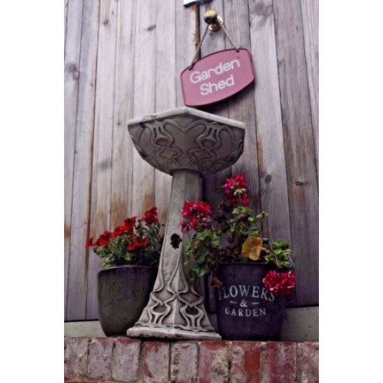 Stunning Freestanding Stone Art Noveau Garden Bird Bath