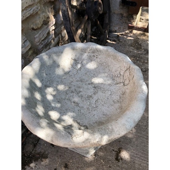 Stunning Large Stone Leaf Design Garden Bird Bath