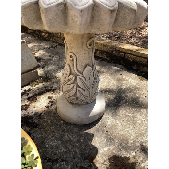 Stunning Stone Sunflower Design Sculpture Garden Bird Bath