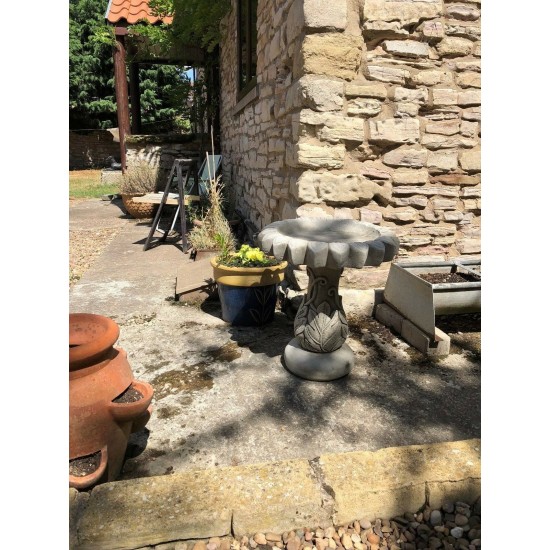 Stunning Stone Sunflower Design Sculpture Garden Bird Bath