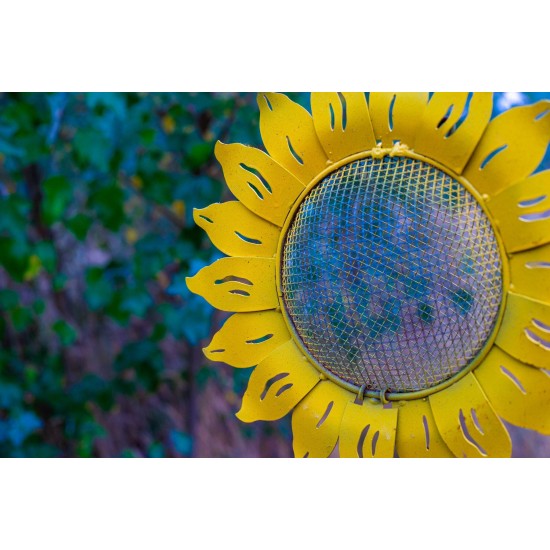 Sunflower Bird Feeder Stake | Rusted Metal Yard Art | Garden Gifts | Metal Garden Art | Garden Bed Decor|