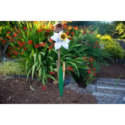 Daffodil Stake | Rusted Metal Yard Art | Garden Gifts | Metal Garden Art | Garden Bed Decor | Bird Art | Garden Decor | Garden Stake