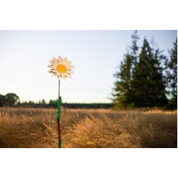 Daisy Stake | Rusted Metal Yard Art | Garden Gifts | Metal Garden Art | Garden Bed Decor | Bird Art | Garden Decor | Garden Stake
